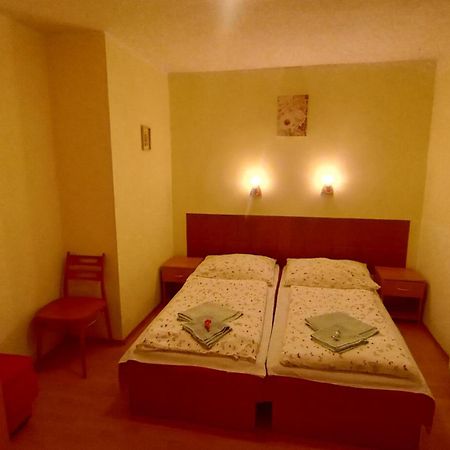 Hannah - Relax Dom Pod Orechom Apartman2 Travnica Exterior photo