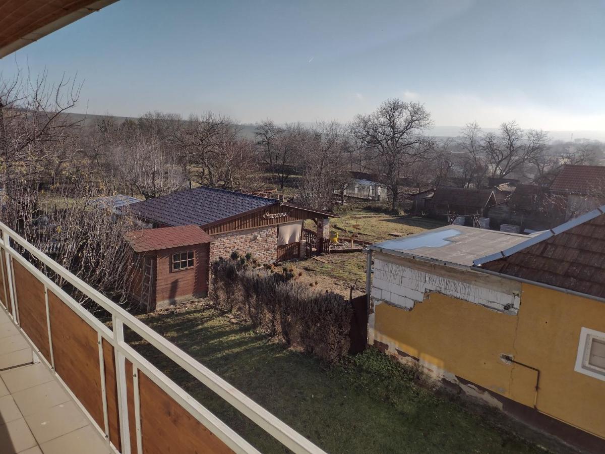 Hannah - Relax Dom Pod Orechom Apartman2 Travnica Exterior photo